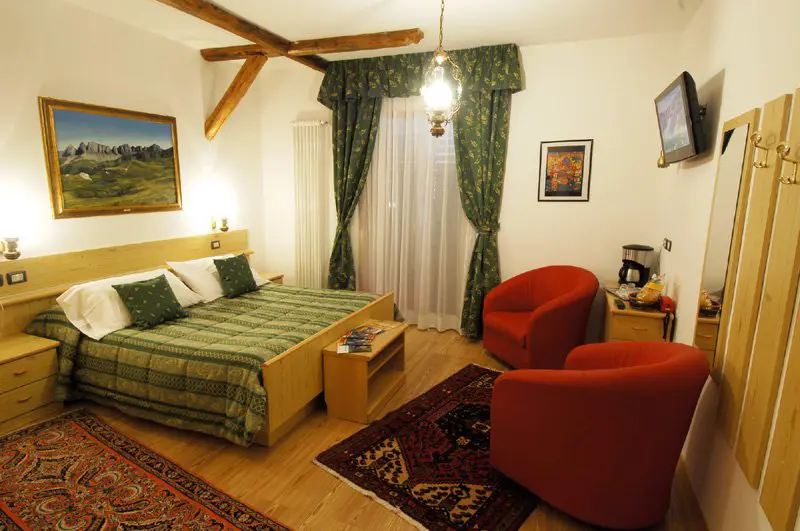 Camera Base Hotel Ancora 4