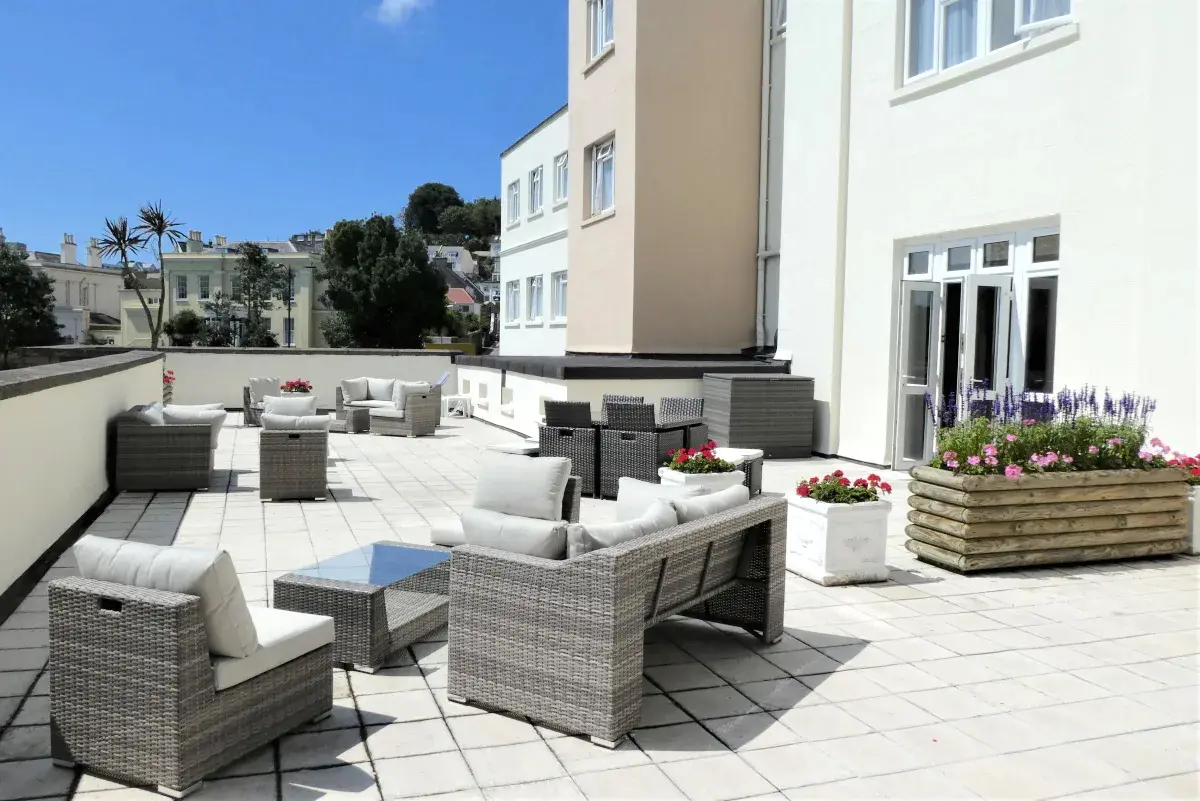 Norfolk Lodge Exterior Balcony