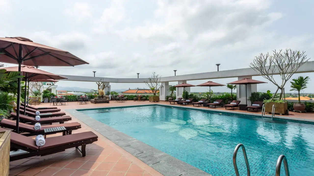 White Lotus Hotel, Hue, pool