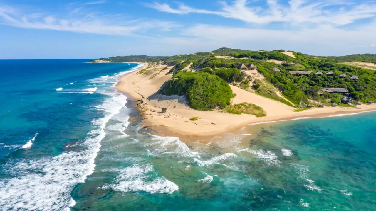 Machangulo Beach Lodge, Mozambique, front aerial view