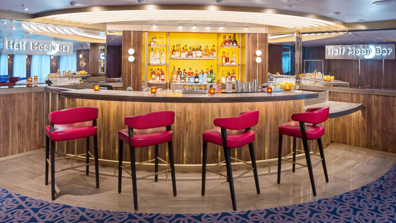 Half Moon Bar, MS Rotterdam