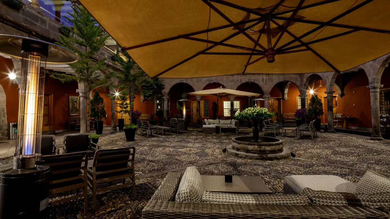 Costa del Sol Wyndham, Cusco, seating in the courtyard