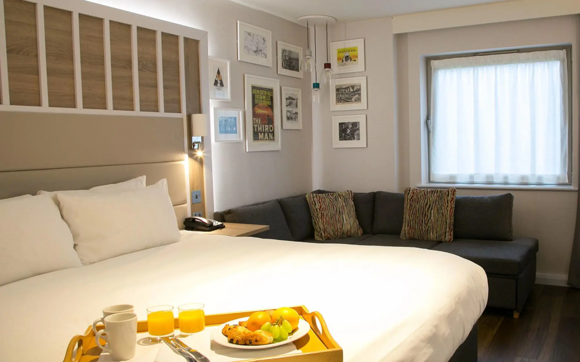 Holiday Inn Shepperton Double Room