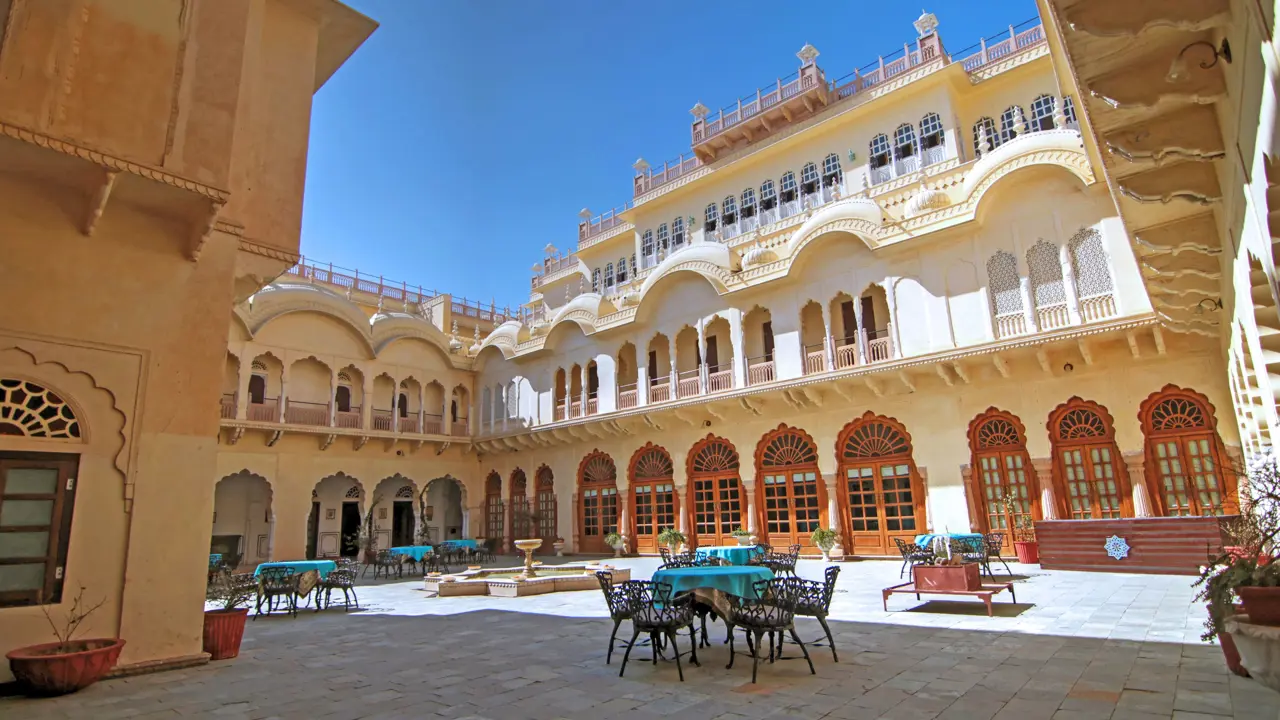 Alsisar Mahal, Jaipur, inner courtyard