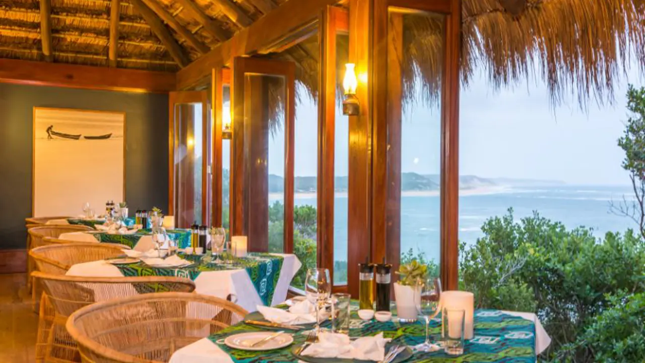 Machangulo Beach Lodge, Mozambique, dining
