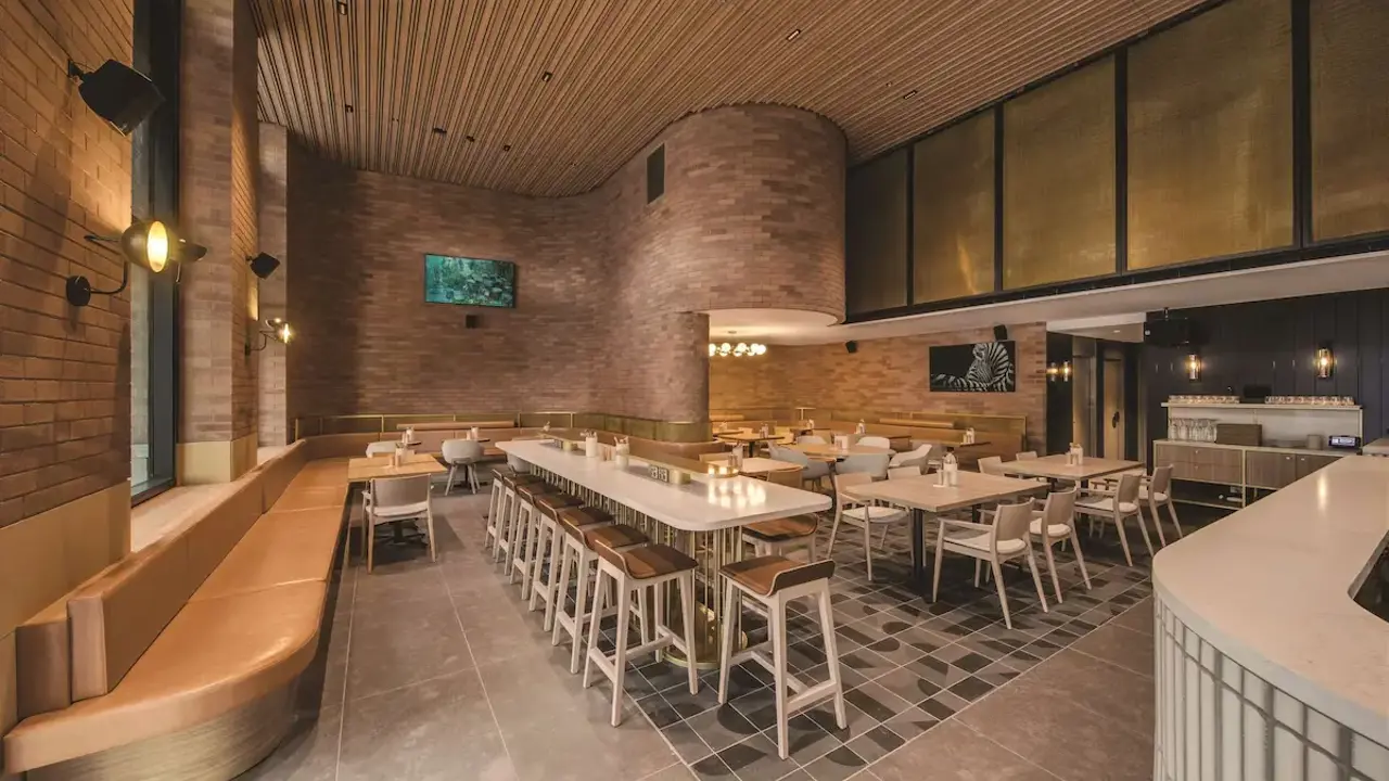 Vibe Hotel Darling Harbour, Sydney, dining
