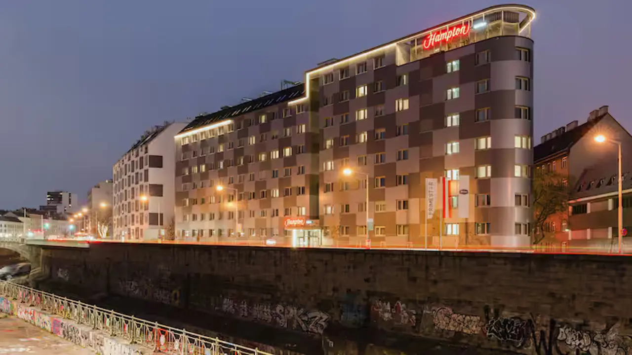 Hampton By Hilton Vienna West Hotel, Exterior