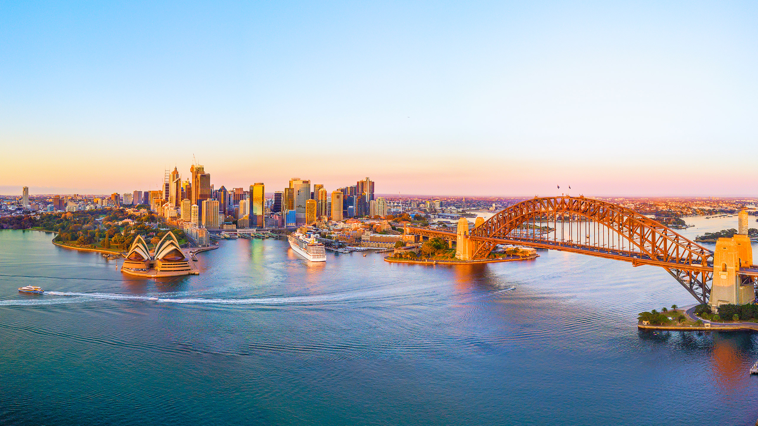 Gettyimages 1042478994 Sunrise At Sydney City Skyline