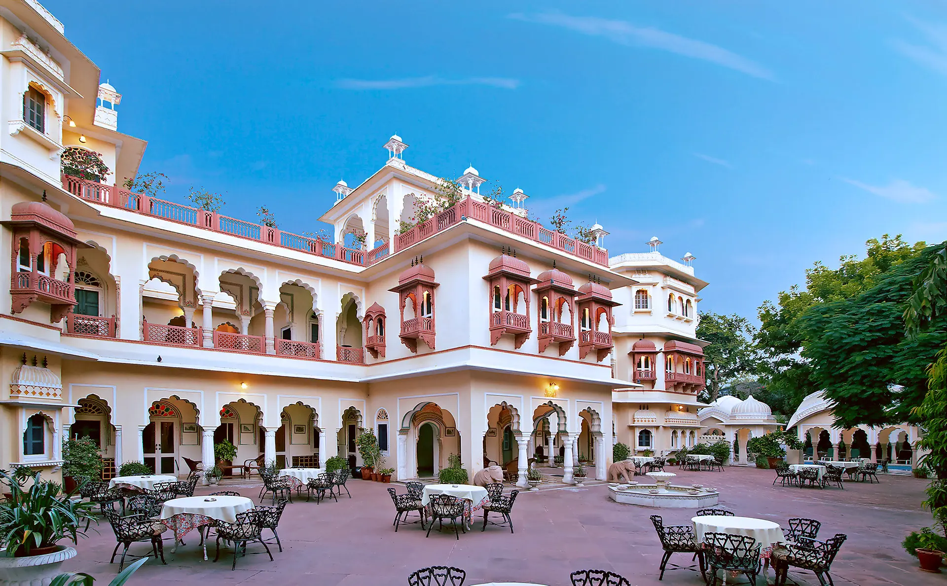Alsisar Haveli, Jaipur, exterior
