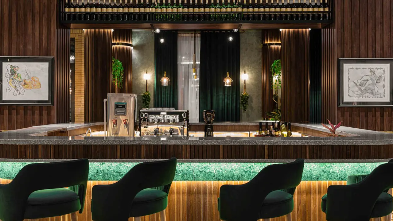 Mövenpick Samarkand, Samarkand, bar