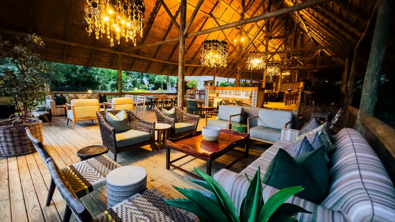 Shearwater Explorers Village, Victoria Falls, dining