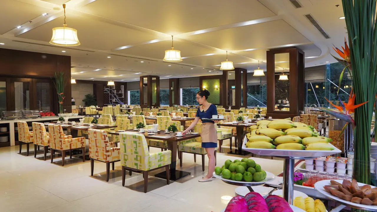 Central Palace Hotel, Ho Chi Minh, dining