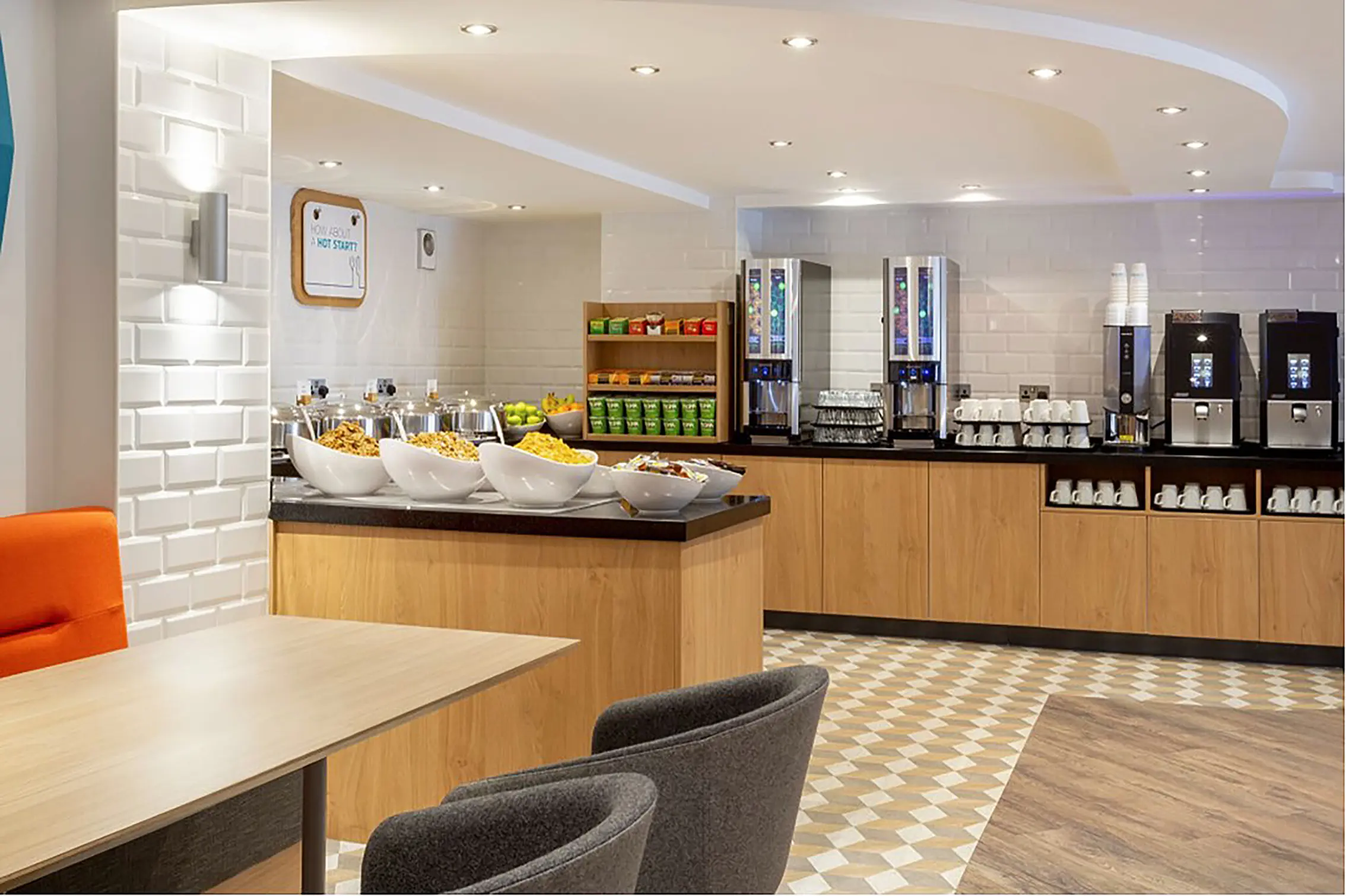 Holiday Inn Express Edinburgh City Centre Slide12