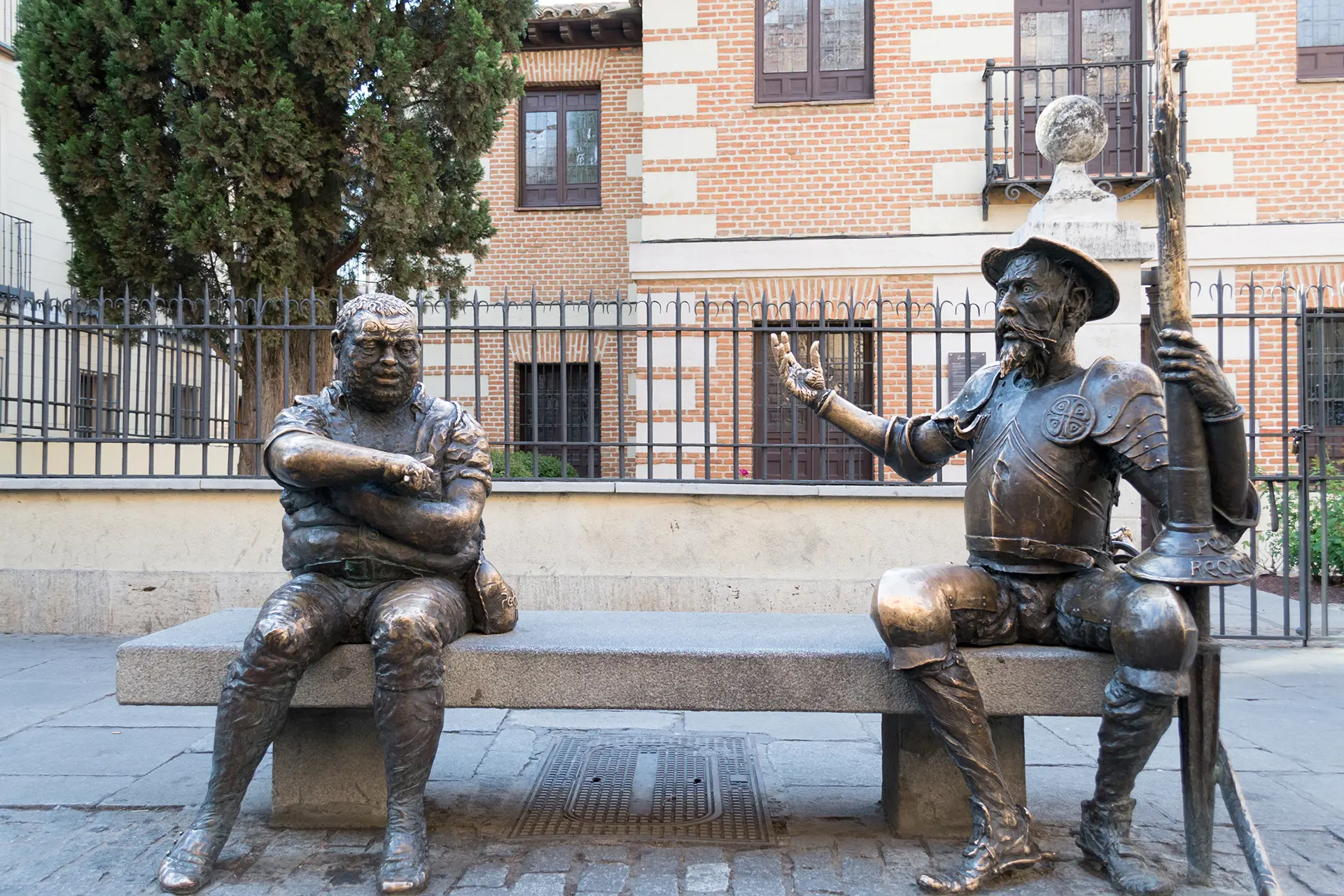  Don Quijote And Sacho Panza Iron Sculptures
