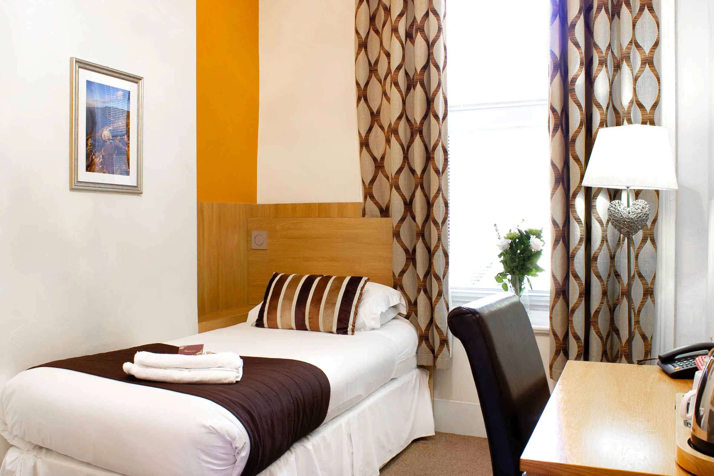 Ellan Vannin Twin Room 2