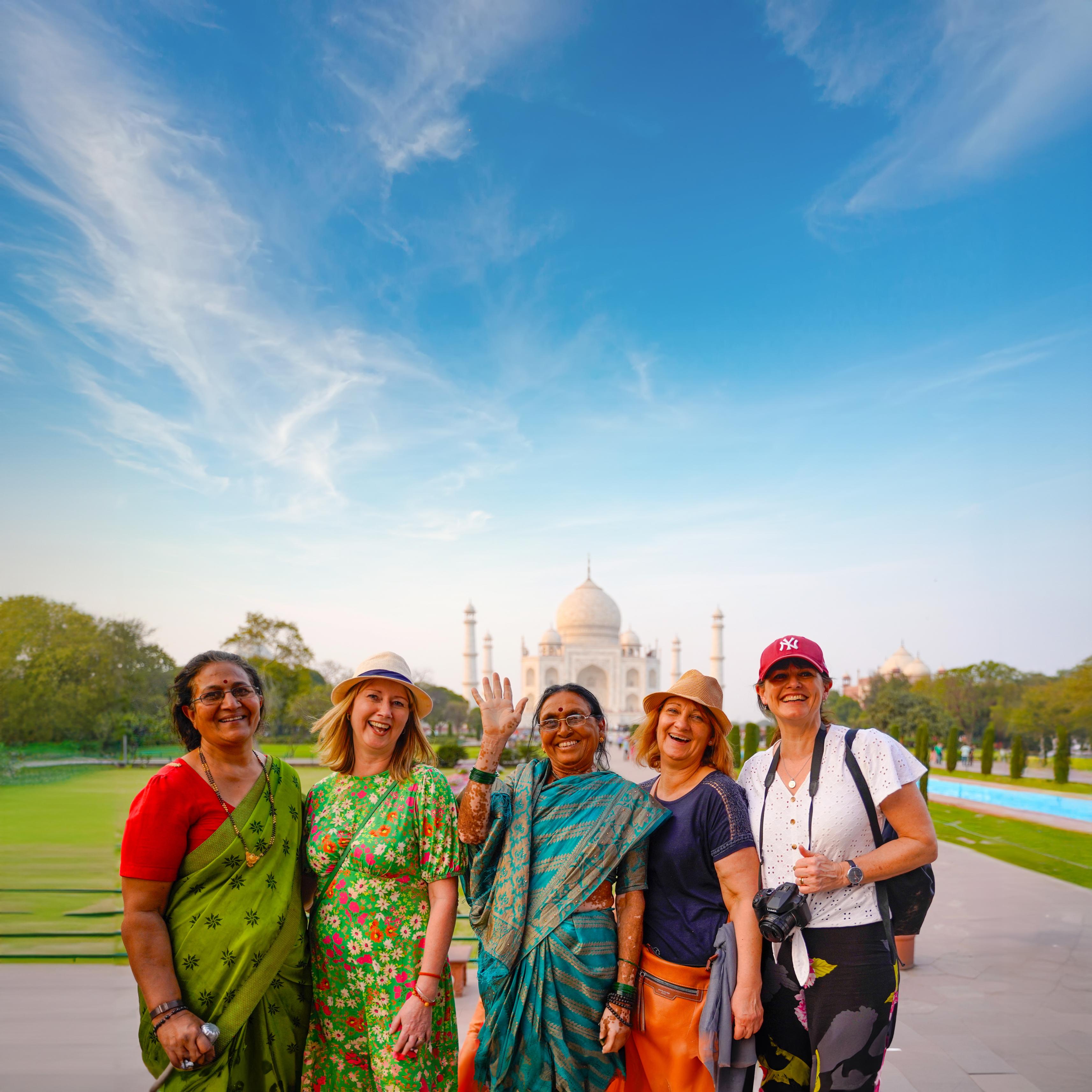 Group In Fron T Taj Mahal, Agra Extended (1)