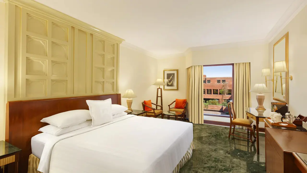 ITC Mughal, Agra, bedroom