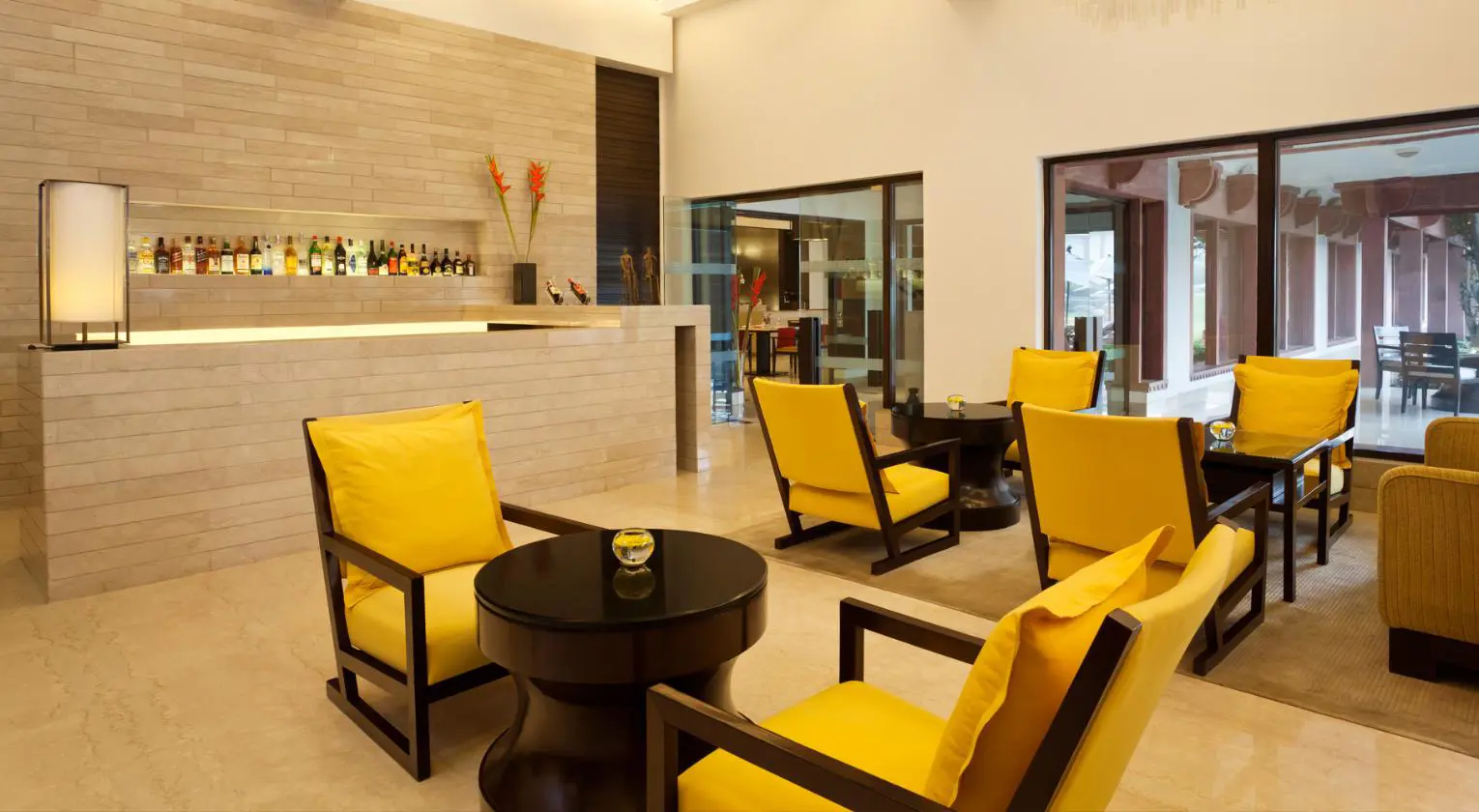 Trident, Agra Bar Lounge