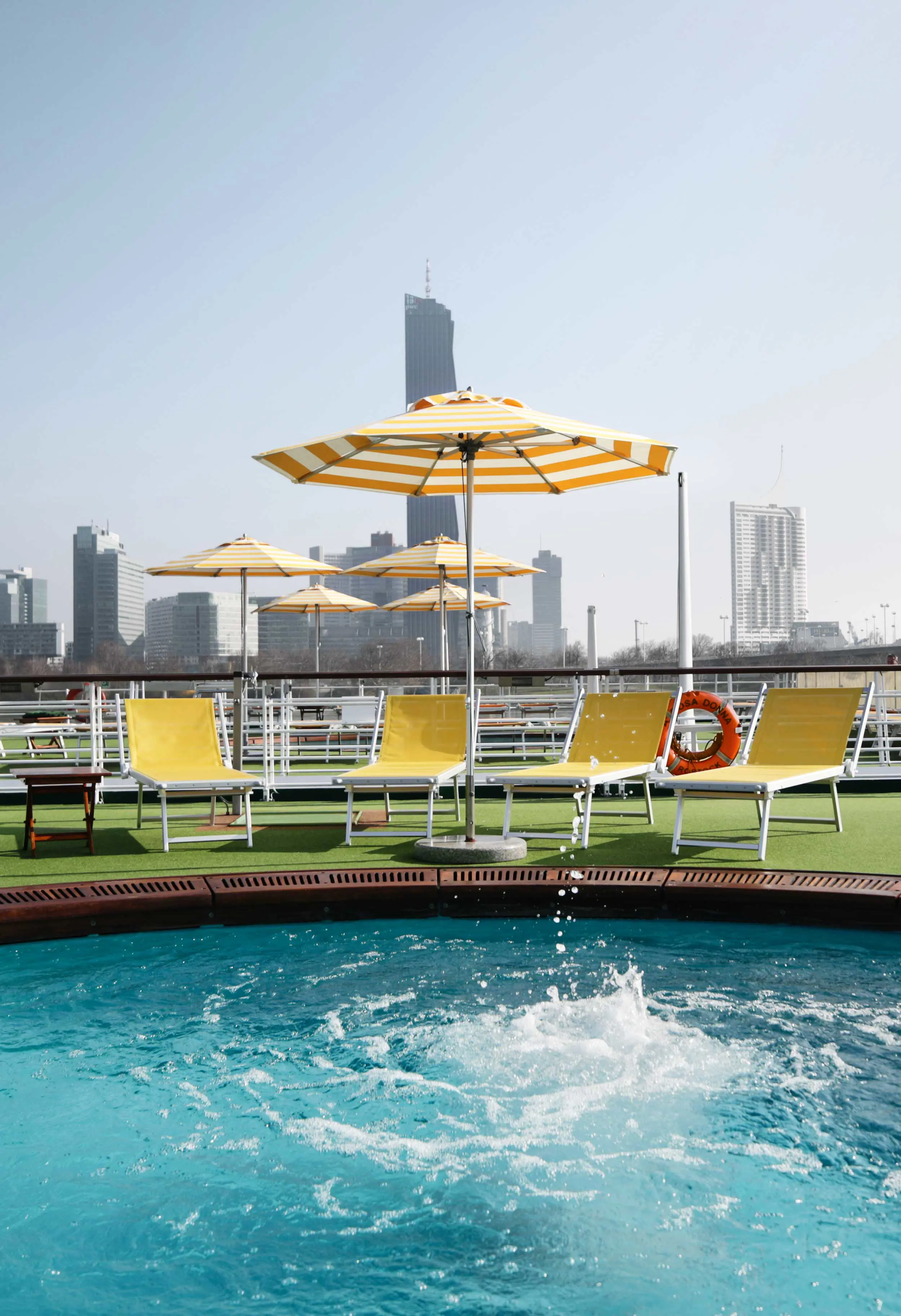 DONNA SUN DECK POOL Web