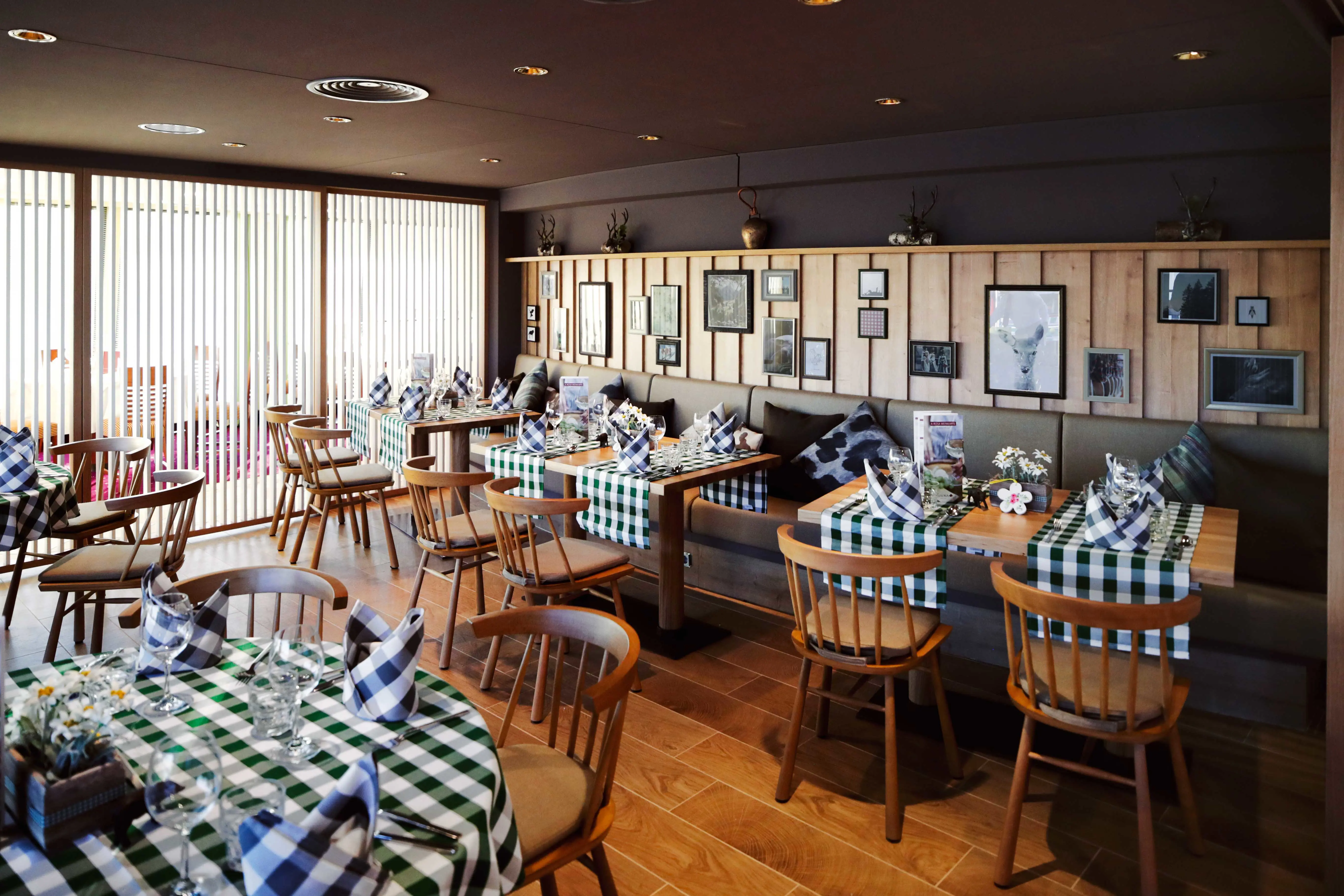 DONNA 2019 STUEBERL 3Ac8a69c80