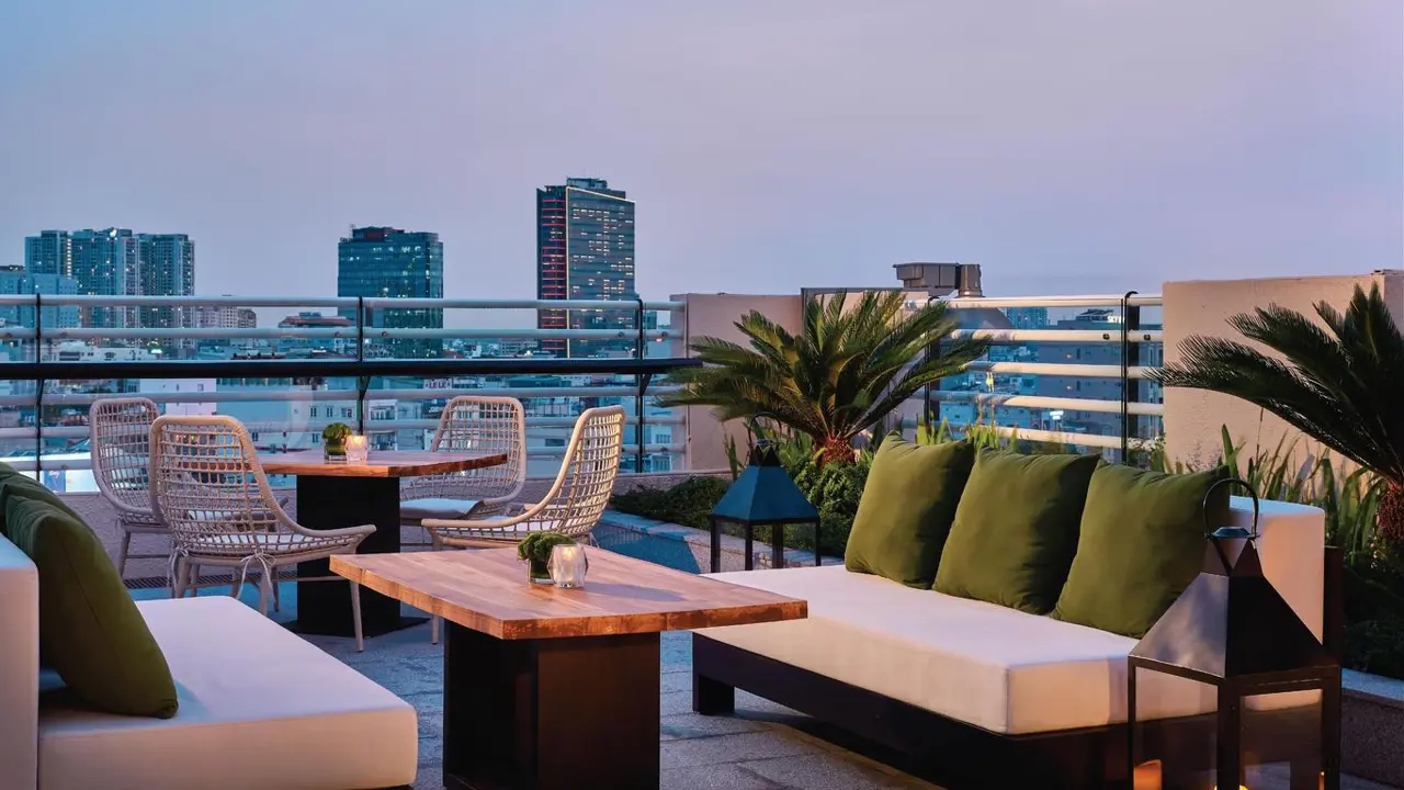 New World Hotel, Ho Chi Minh City, terrace