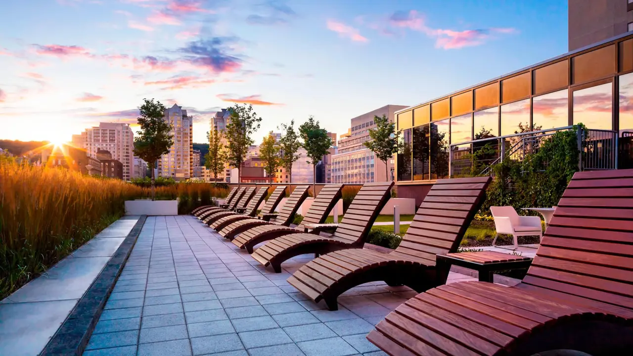 Canada Niagara Falls To The Rockies And Vancouver 2024 Touring Hotels Image 2