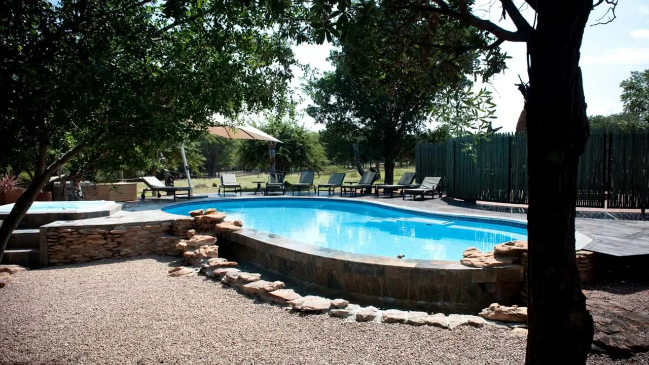 Sebatana Elephant Lodge, pool