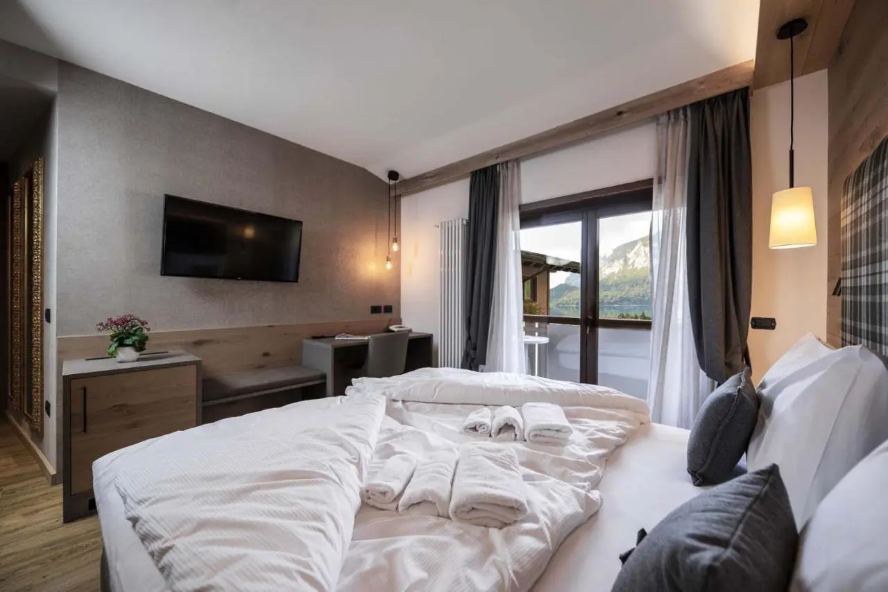 Hotel Ariston, Molveno Bedroom 1