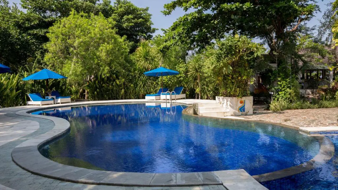 Puri Sari Beach Hotel, Labuan Bajo, pool