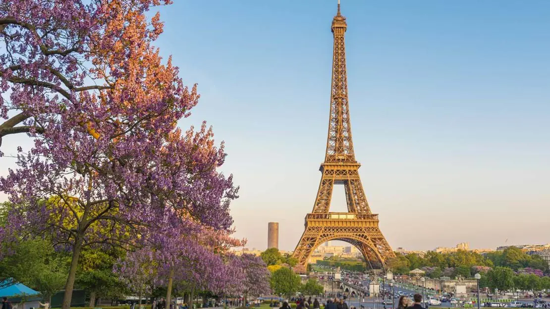 Sh 651396373 Paris Eiffel Tower