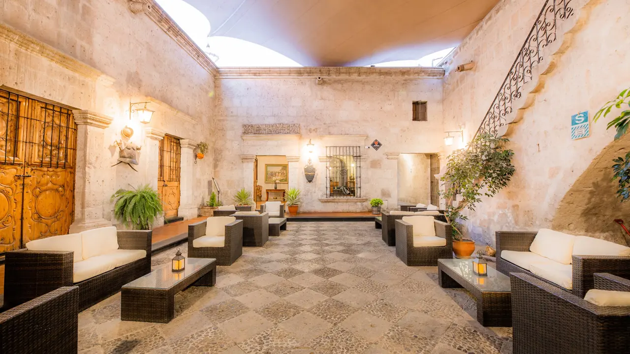 Hotel Los Tambos Colonial, Arequipa, lobby
