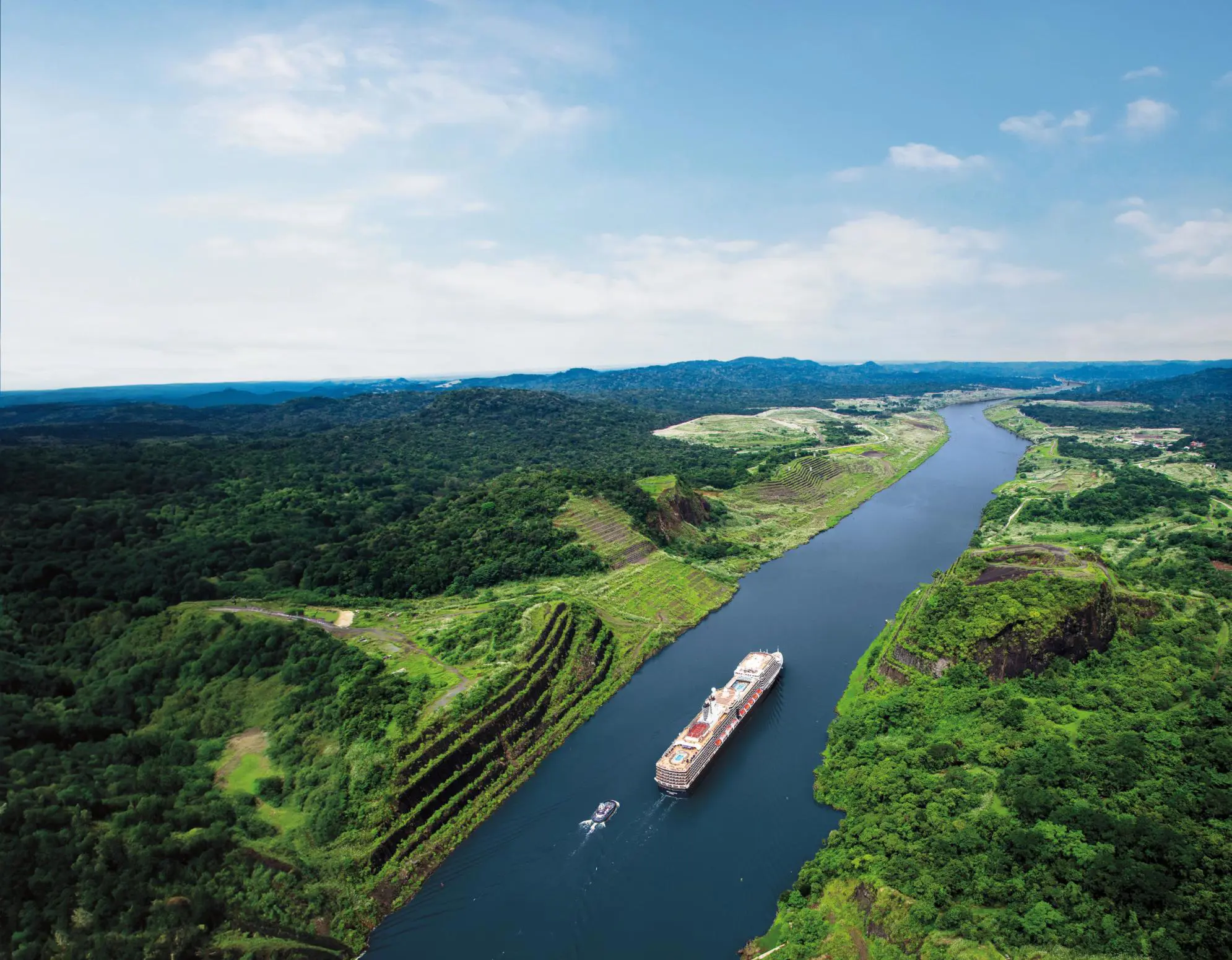 MS Nieuw Amsterdam cruising the Panama Canal