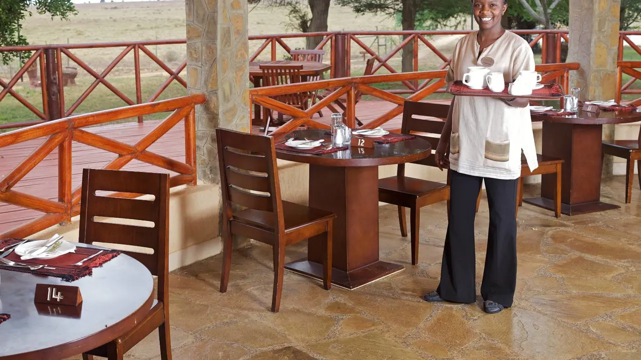 Ashnil Aruba Lodge, Tsavo East, dining