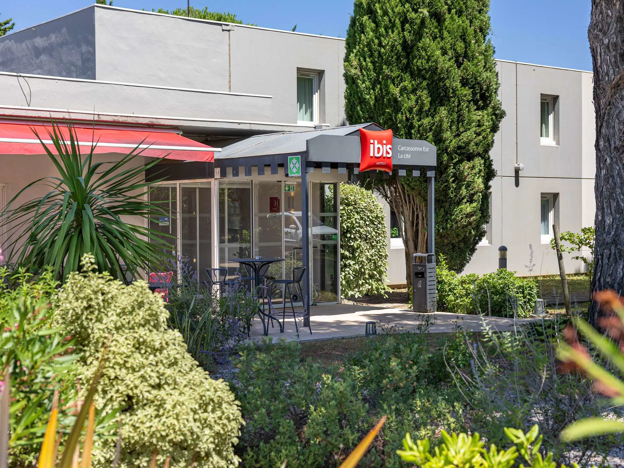 Ibis Carcassonne Entrance