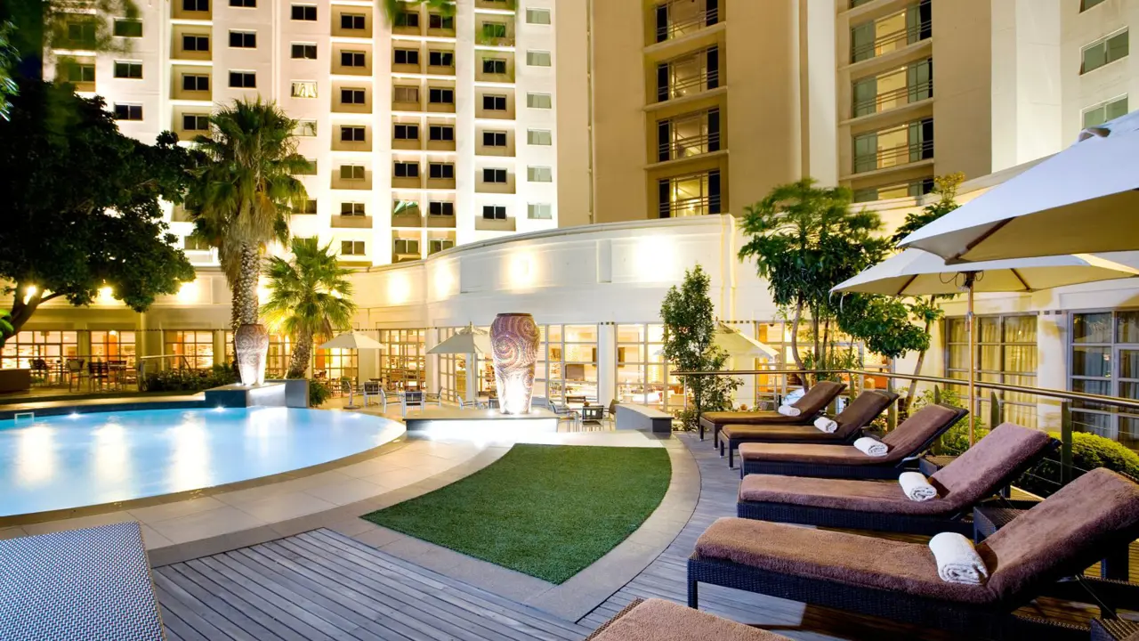 Southern Sun Waterfront, Cape Town, pool