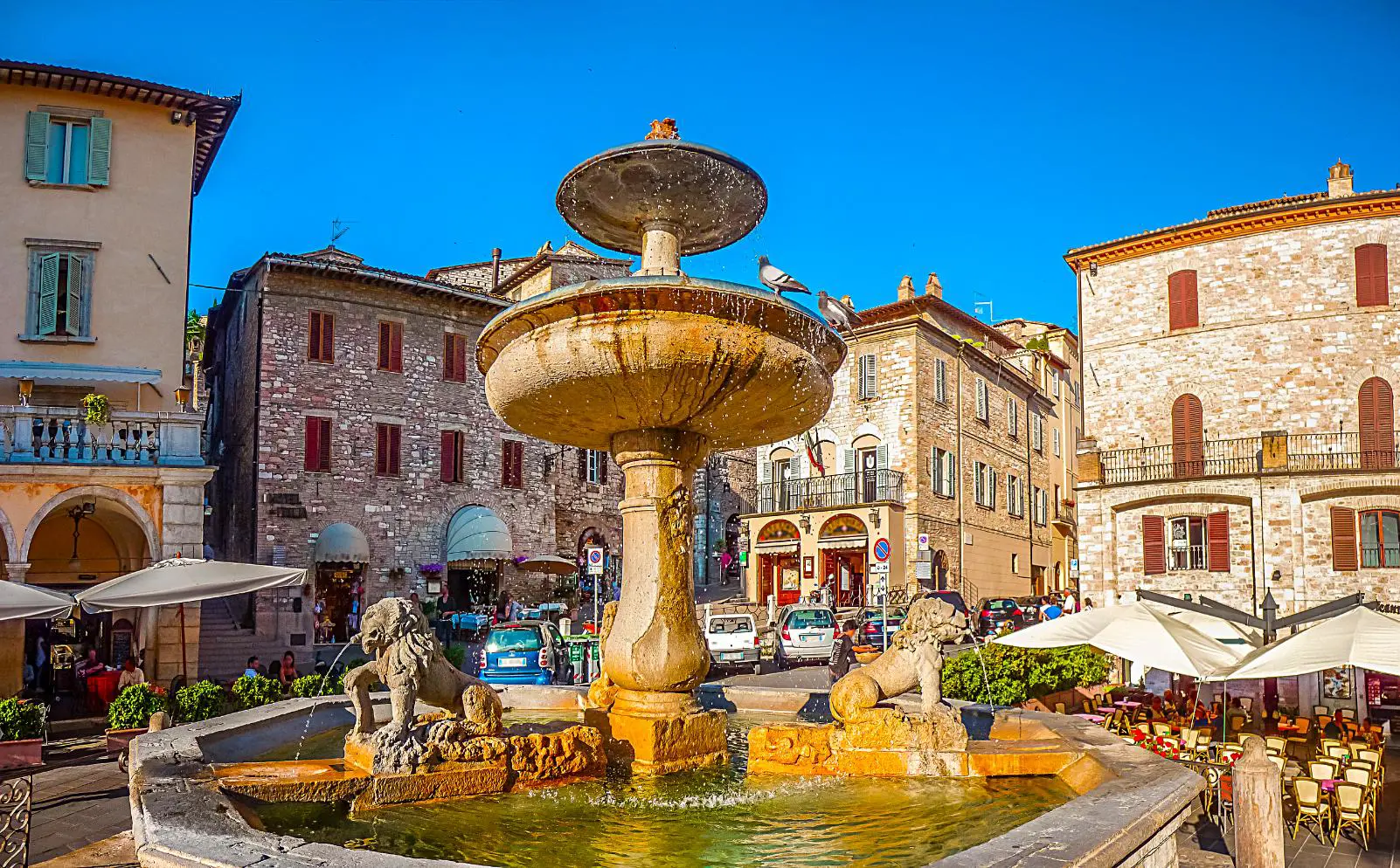 Piazza Del Comune, Assisi, Umbria, Italy
