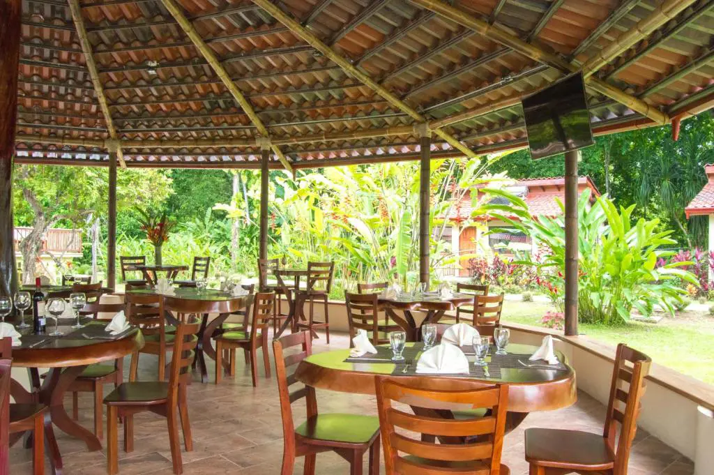 La Foresta Nature Resort, Dining