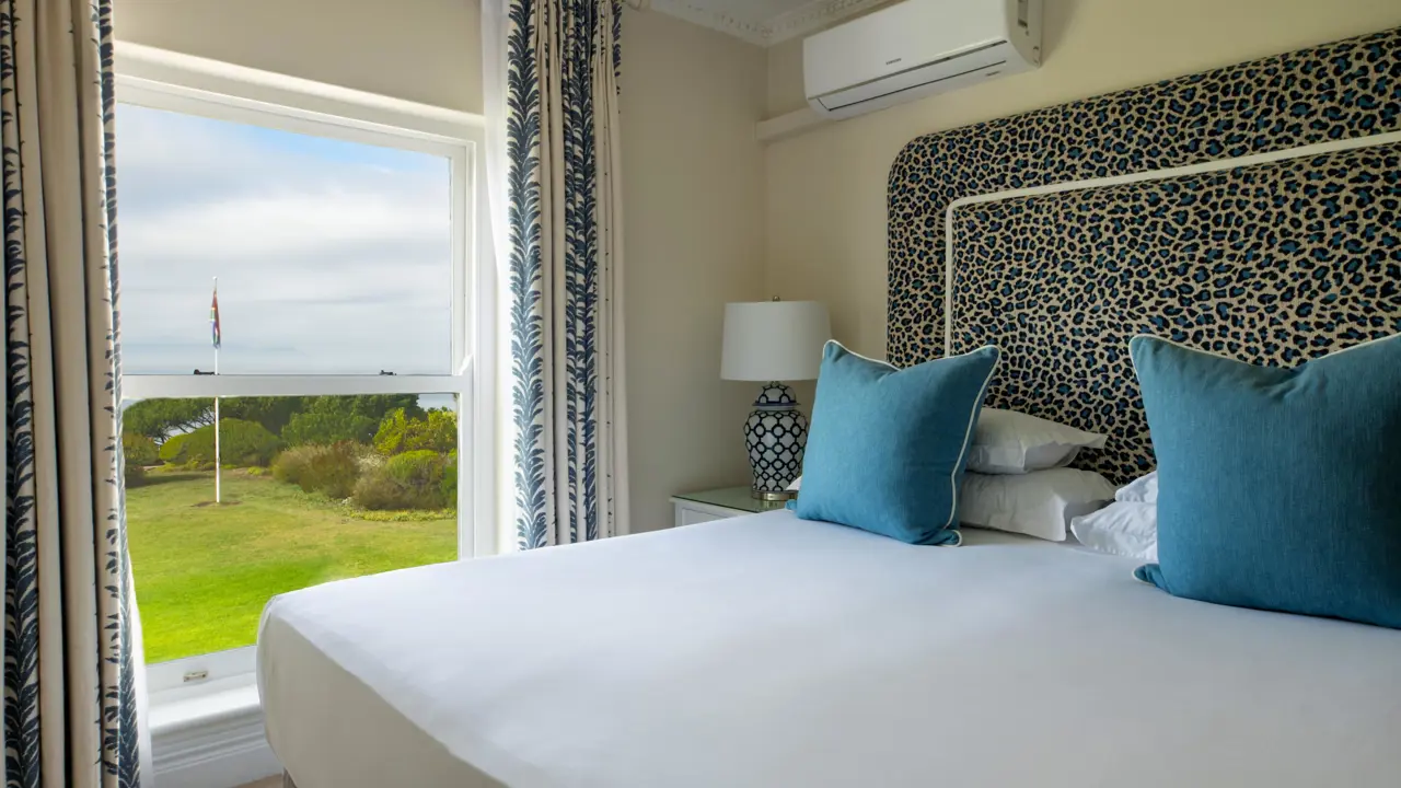 Marine Hotel, Hermanus, bedroom