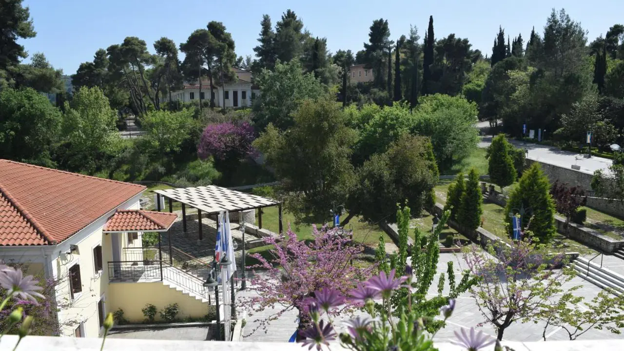 Olympia Palace Hotel, Olympia, gardens