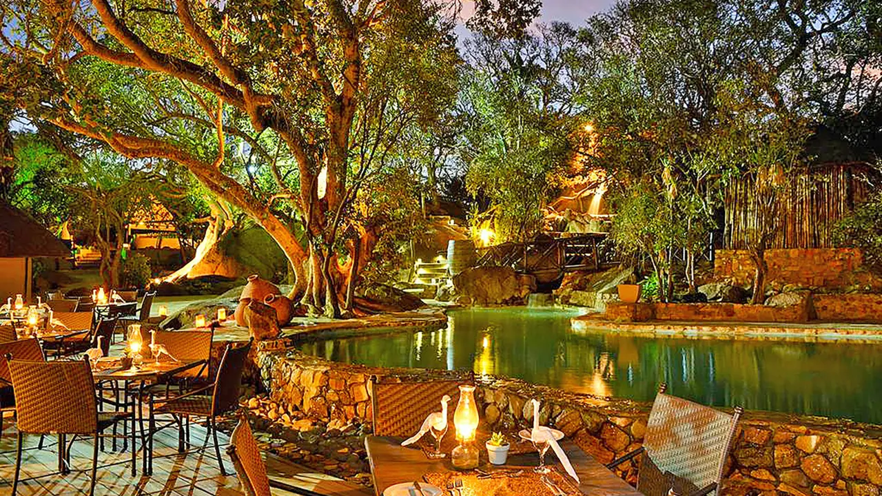 Mabula Game Lodge, water feature dining area