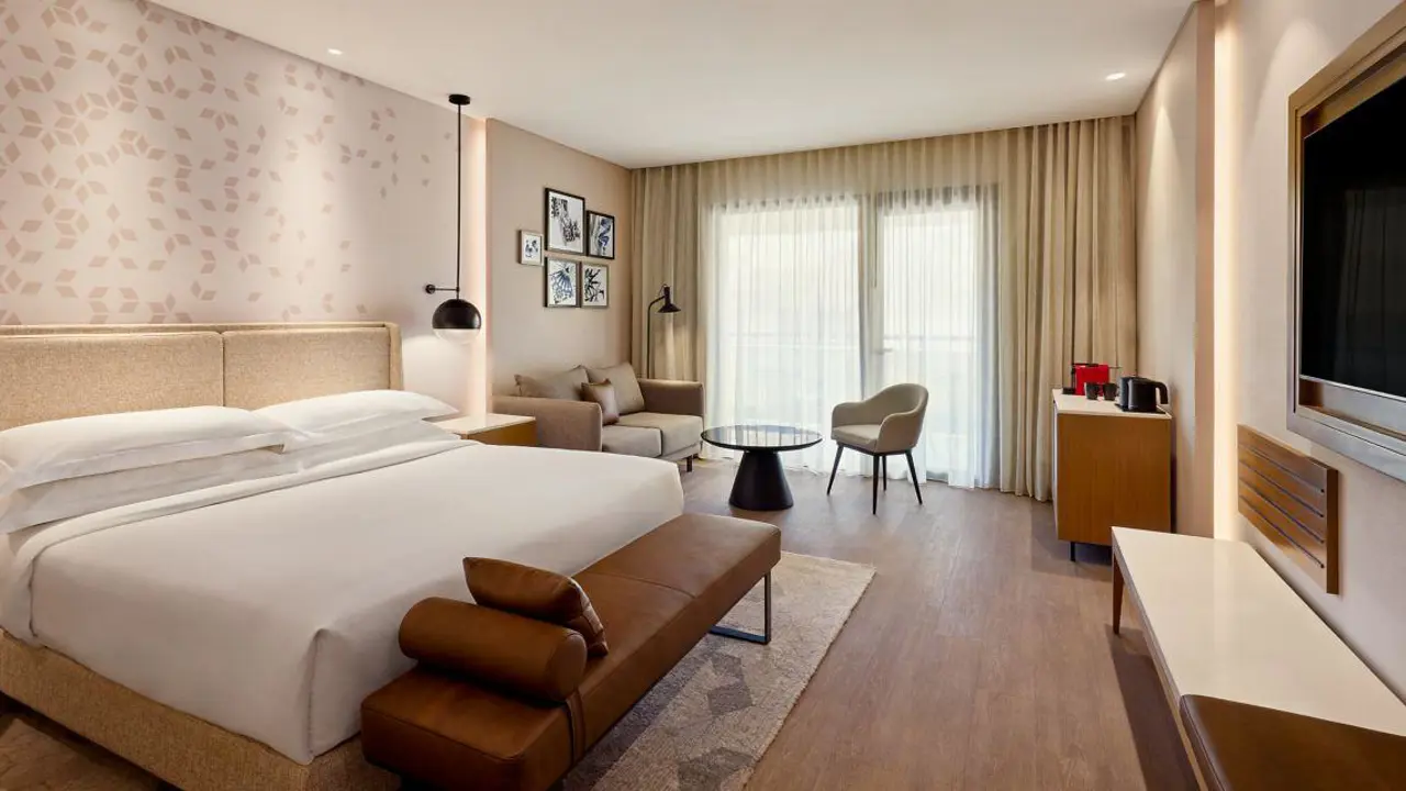 Sheraton Cairo Hotel and Casino, bedroom