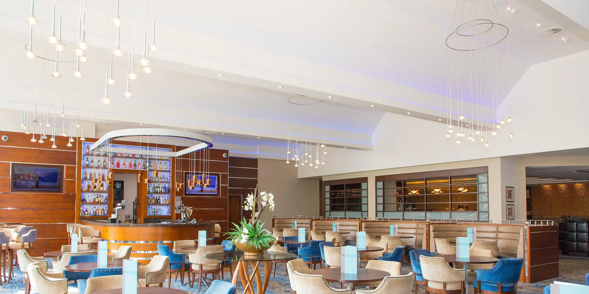 Crowne Plaza Crawley Bar