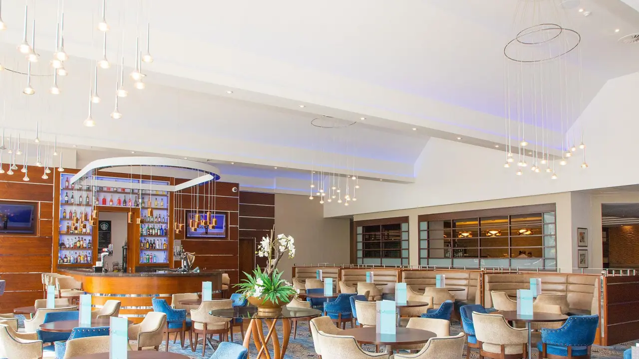 Crowne Plaza Crawley Bar