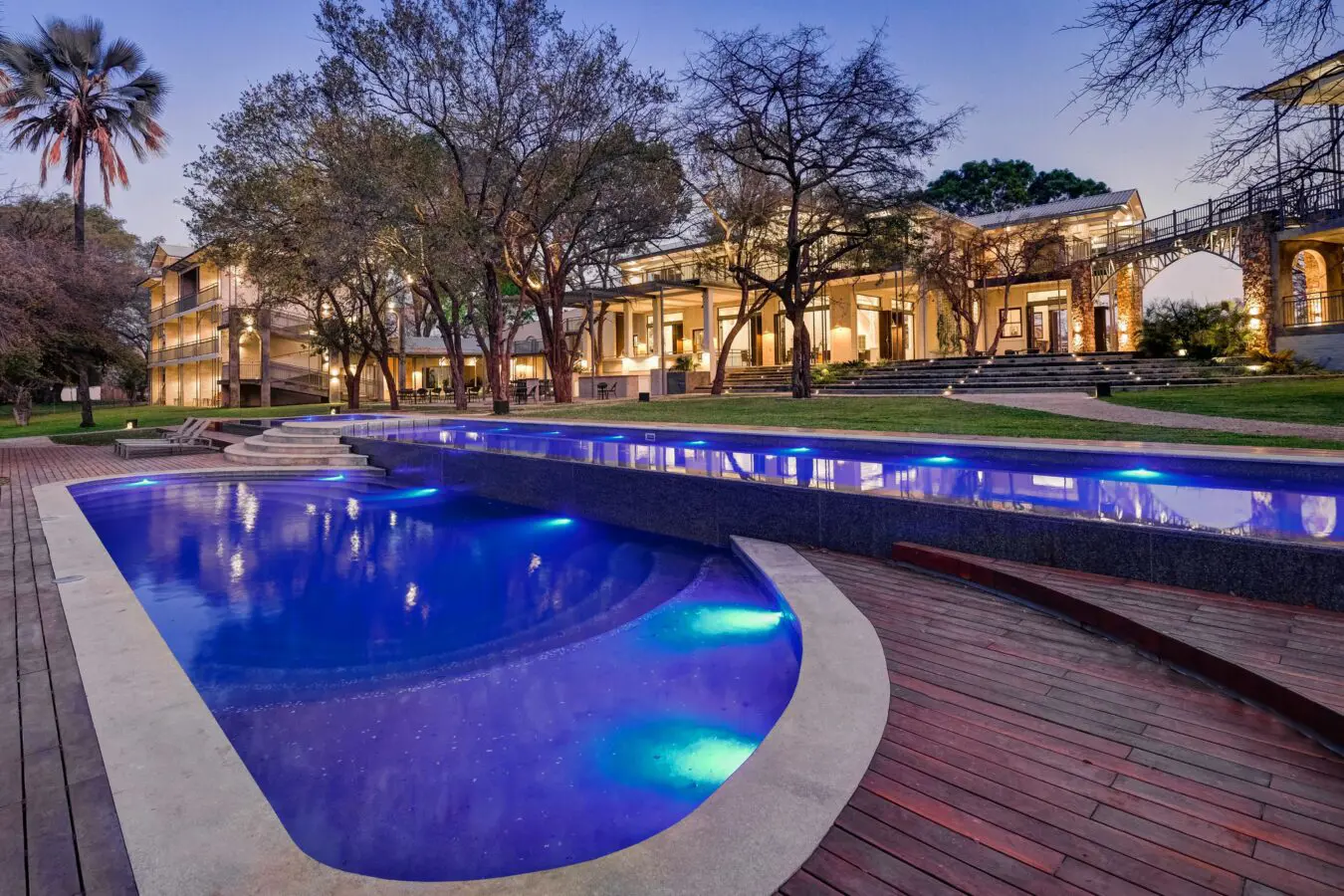 Palm River Hotel, Pool Night