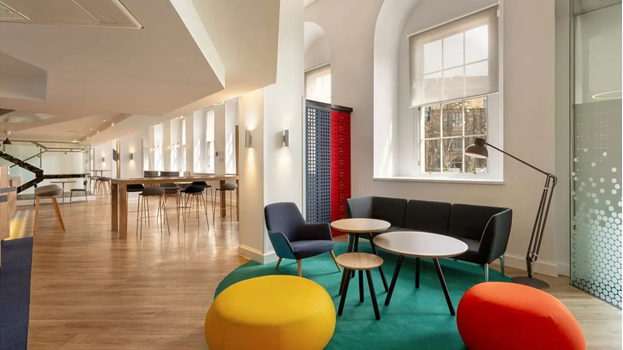 Holiday Inn Express Edinburgh City Centre Slide4