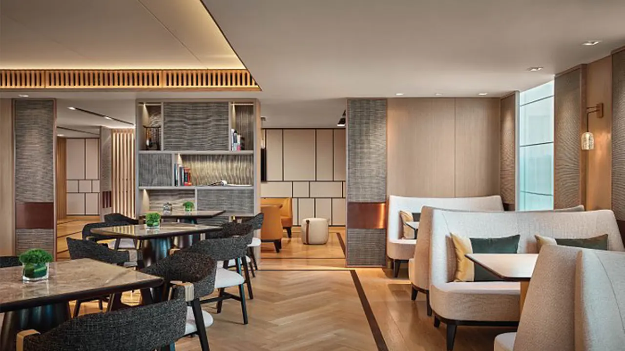 New World Hotel, Ho Chi Minh City, dining