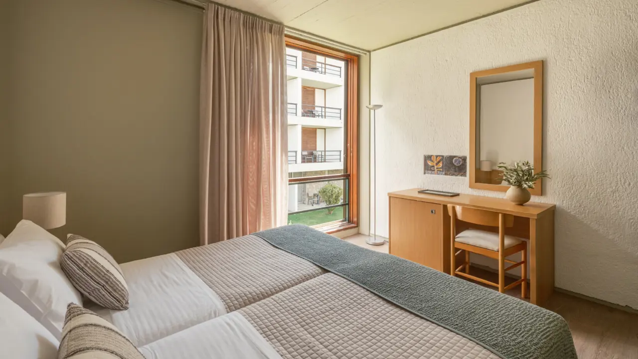 Amalia Hotel, Delphi, bedroom