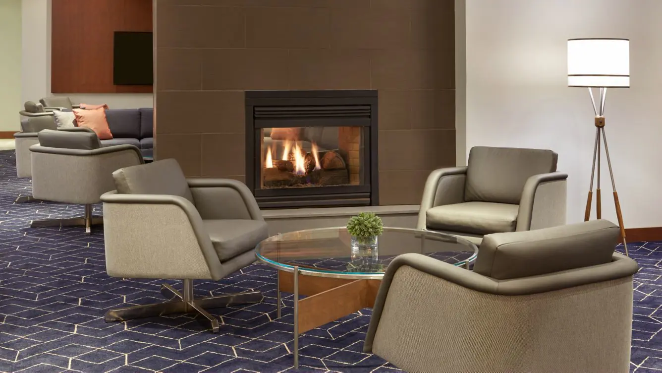 Courtyard Ottawa Lounge