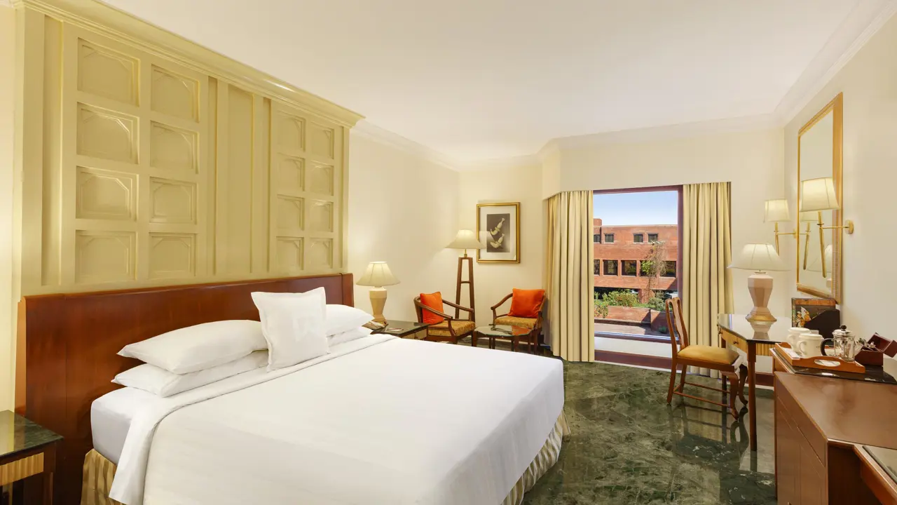 ITC Mughal, Agra, bedroom