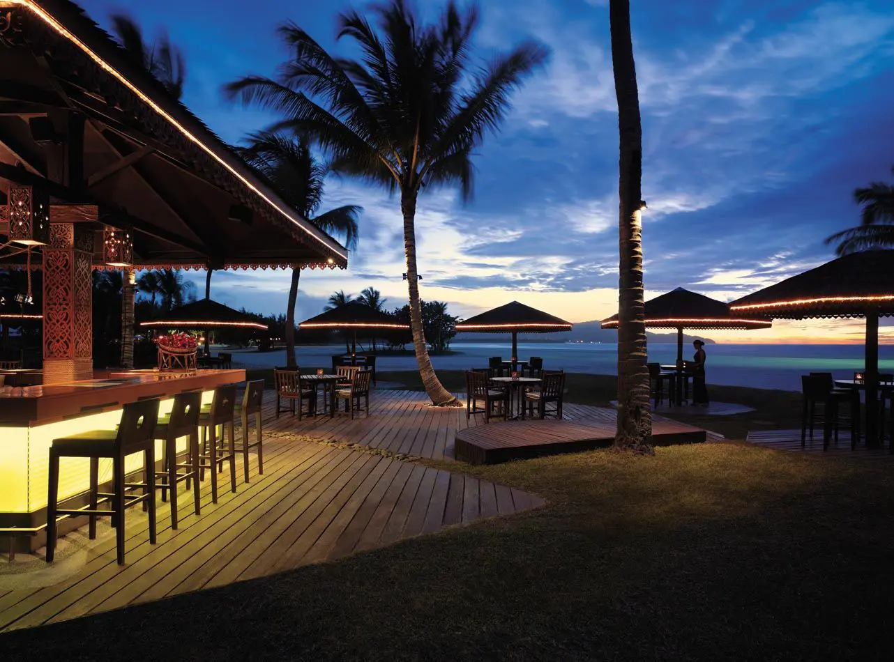 Shangri La Rasa Ria Resort Sampan Bar